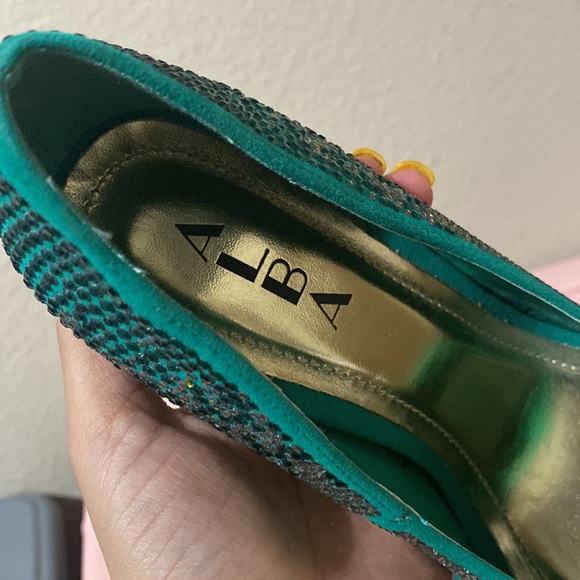 Alba Heels size 9 - Picture 14 of 16